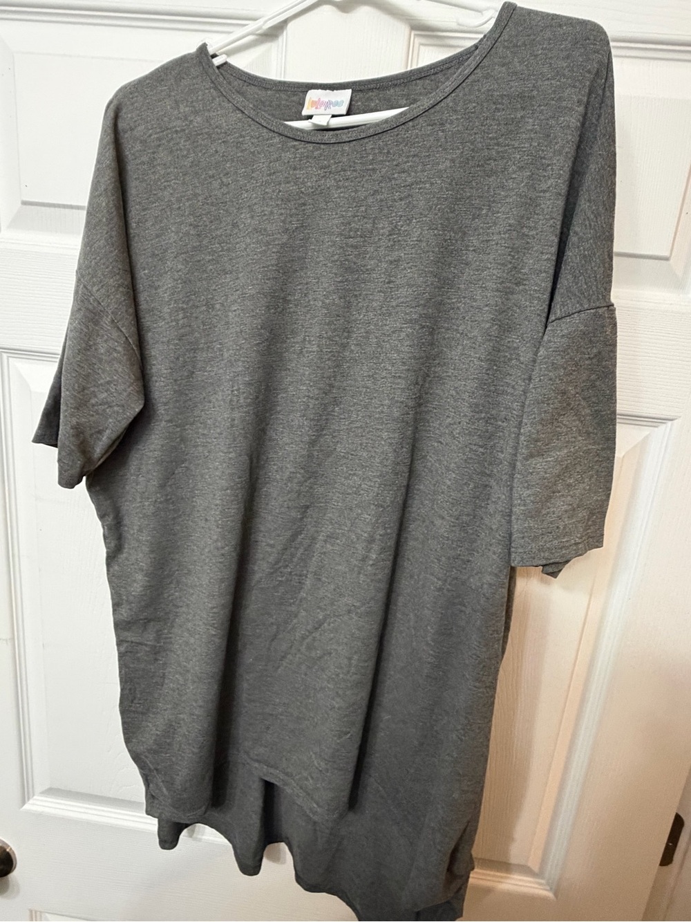 LuLaRoe Gray “Irma” Relaxed Short Sleeve Tunic